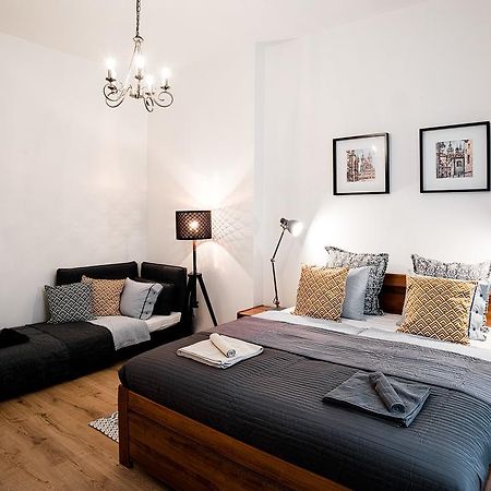 Apartment Gesse Brezinova Praga Zewnętrze zdjęcie