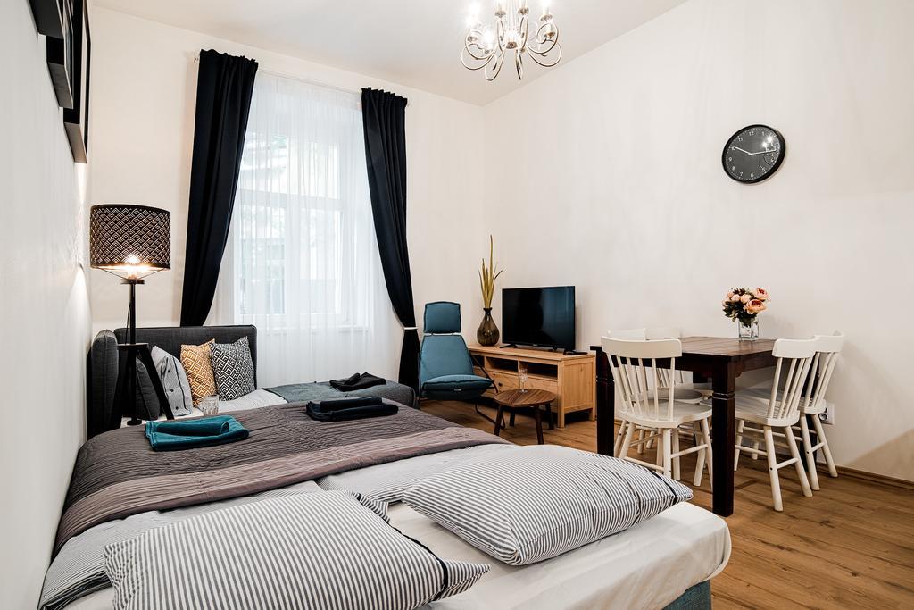 Apartment Gesse Brezinova Praga Zewnętrze zdjęcie