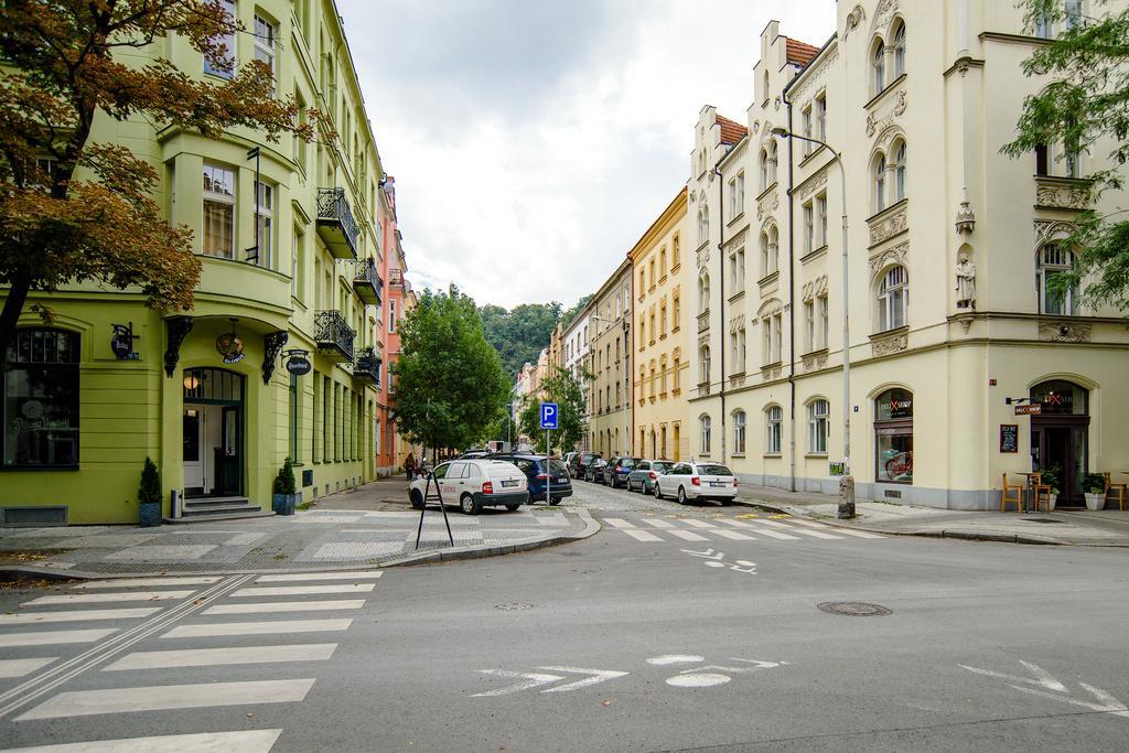 Apartment Gesse Brezinova Praga Zewnętrze zdjęcie