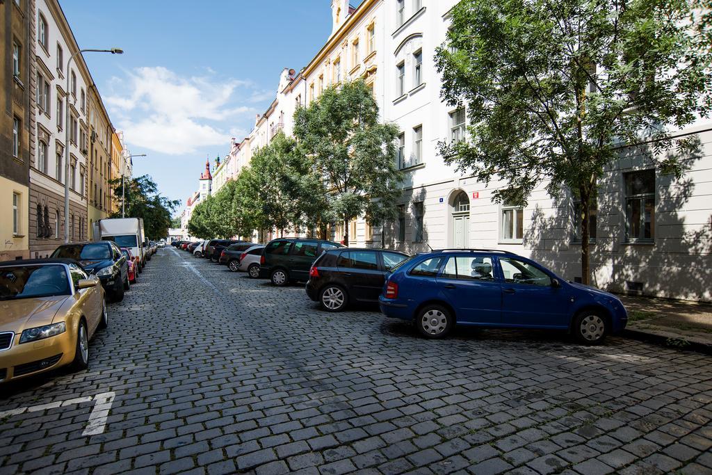 Apartment Gesse Brezinova Praga Zewnętrze zdjęcie