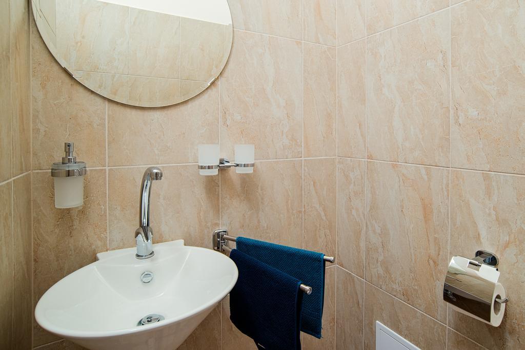Apartment Gesse Brezinova Praga Zewnętrze zdjęcie