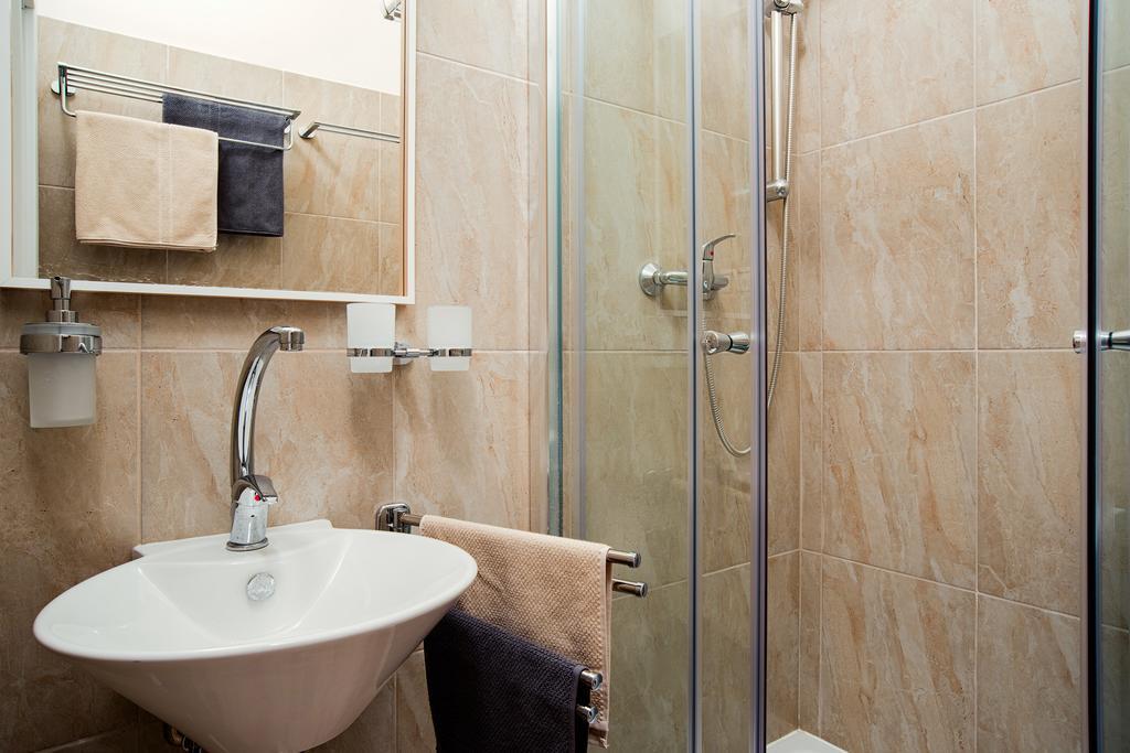 Apartment Gesse Brezinova Praga Zewnętrze zdjęcie