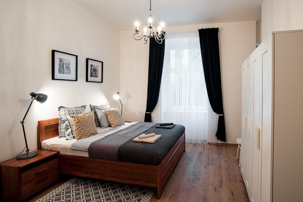 Apartment Gesse Brezinova Praga Zewnętrze zdjęcie