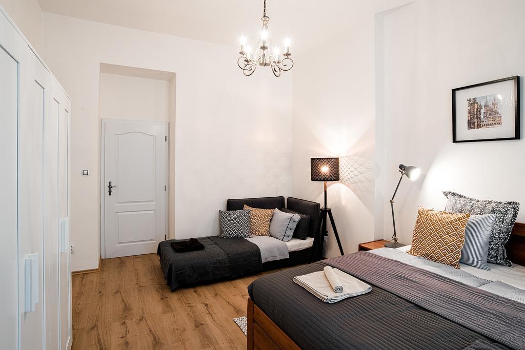 Apartment Gesse Brezinova Praga Zewnętrze zdjęcie